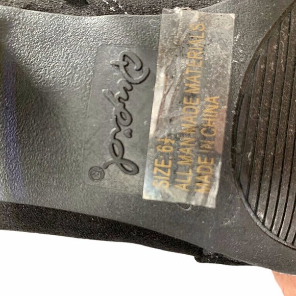 Qupid Black Embroidered Boots Bootie Floral Stacked Heel Sz 6.5 Side Zip Shoes - Picture 6 of 10